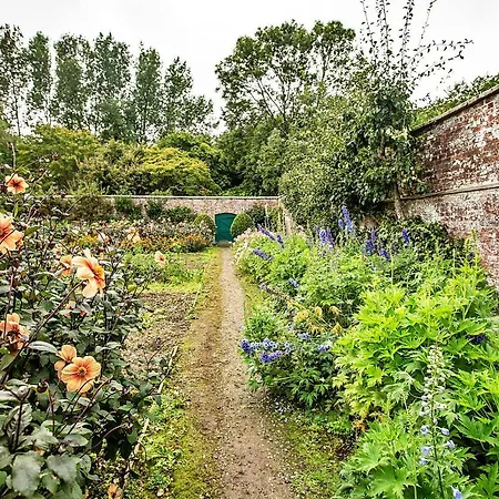 Finest Retreats - Tresillian House-3